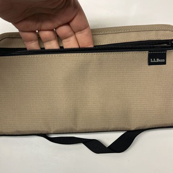 L. L. Bean Tan Unisex Single or Family Passport & Documents Organizer w/Handle - Picture 3 of 16